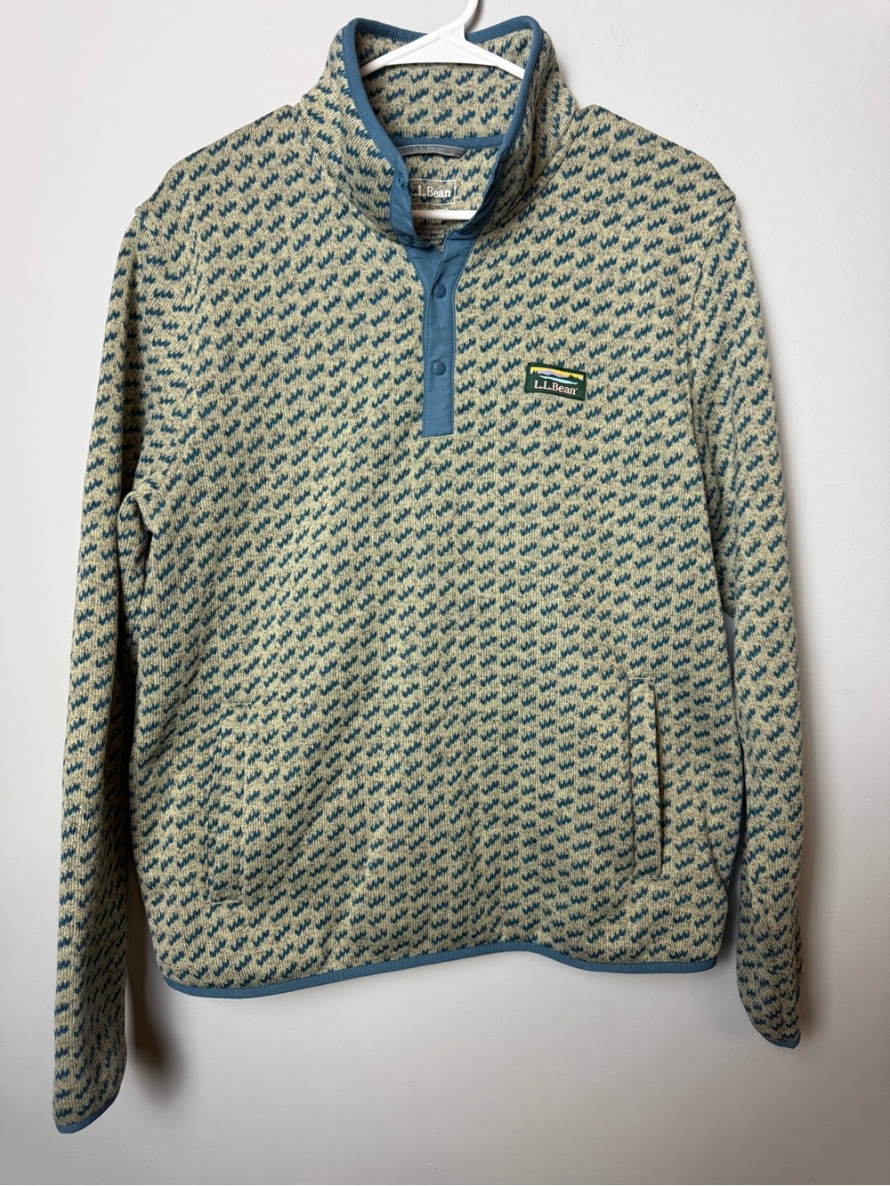 L.L. Bean Men's Cream and Blue Patterned Zip-Up Pullover